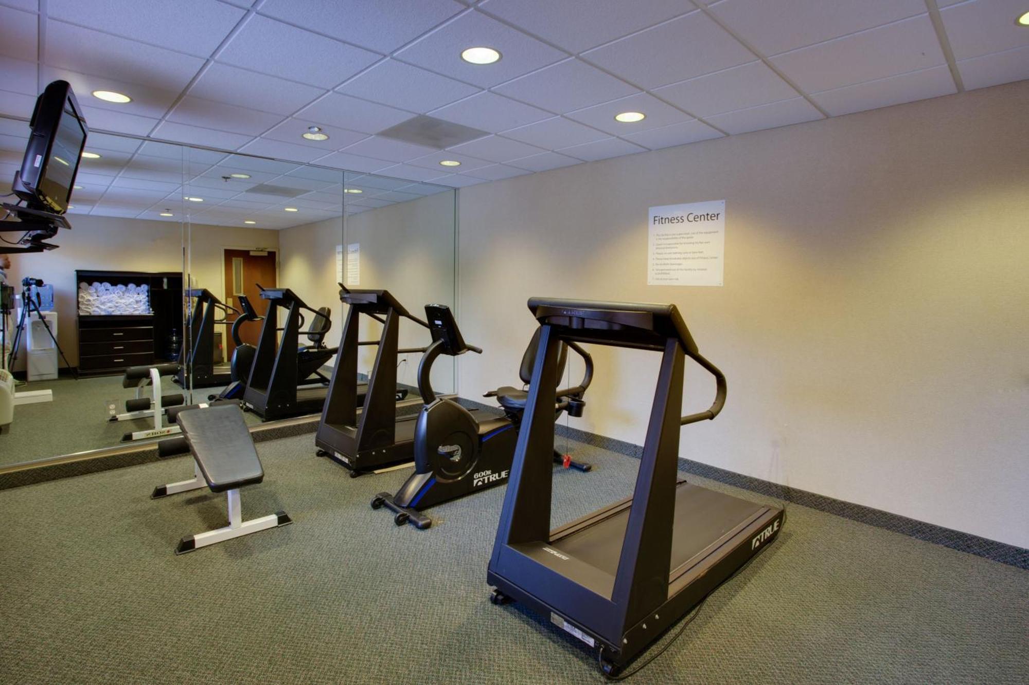 Holiday Inn Express Hotel & Suites Columbia-I-20 At Clemson Road By Ihg Bagian luar foto