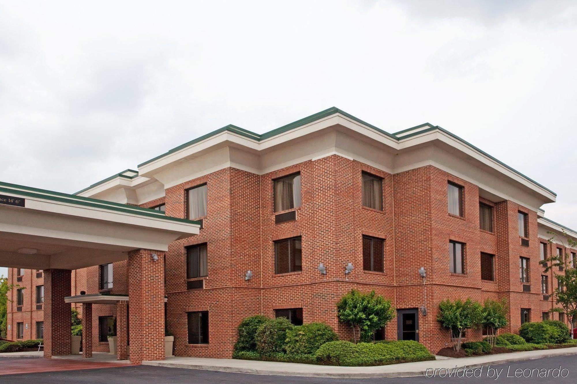 Holiday Inn Express Hotel & Suites Columbia-I-20 At Clemson Road By Ihg Bagian luar foto